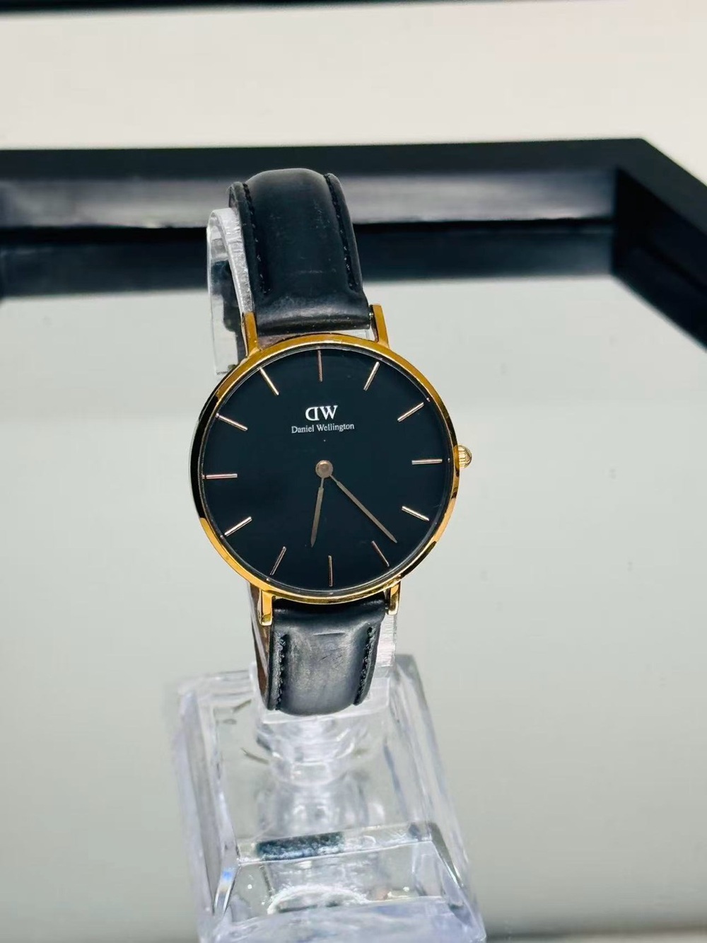Daniel Wellington DW Men’s Watch Black Dial Gold Tone 32mm New Battery Runs